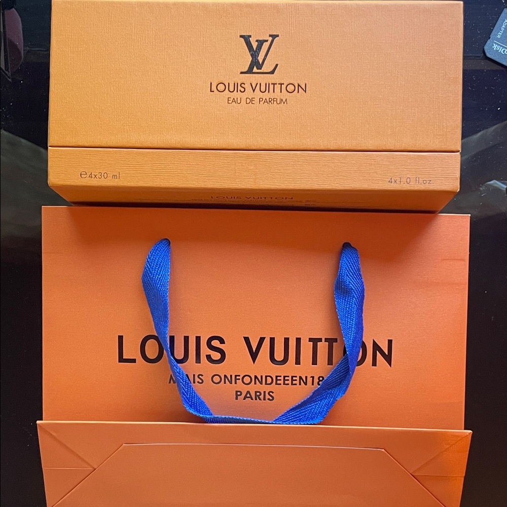 Handbag/Shopping Packaging (Louis Vuitton)